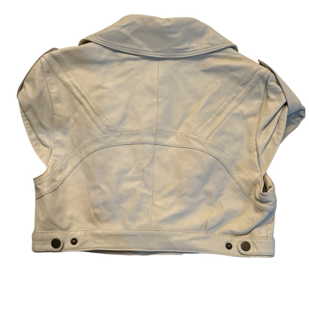 BEBE Glistening Snow White 100% Leather Crop Moto Jacket Medium cap sleeve Y2K - Picture 3 of 11